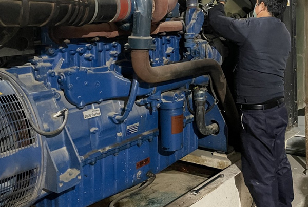 柴油发电机维护油箱怎么清洗